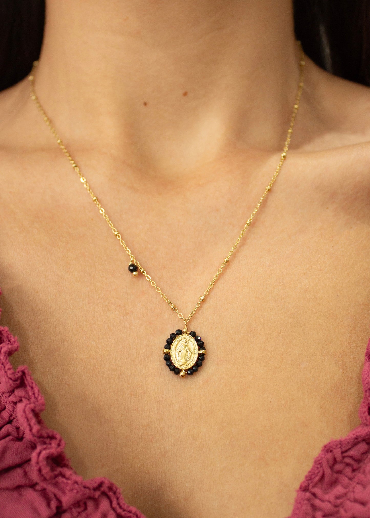 Collar milagrosa negro