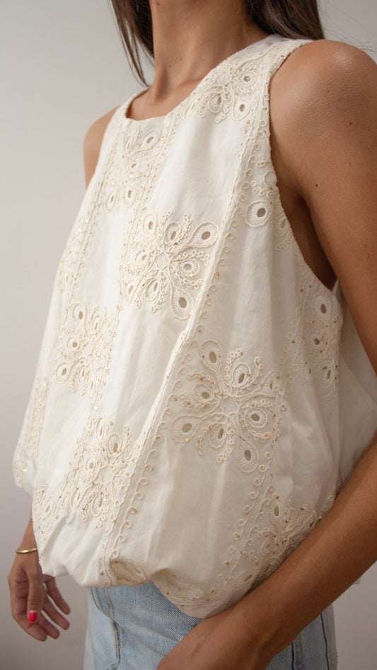 Blusa bordada con lentejuelas