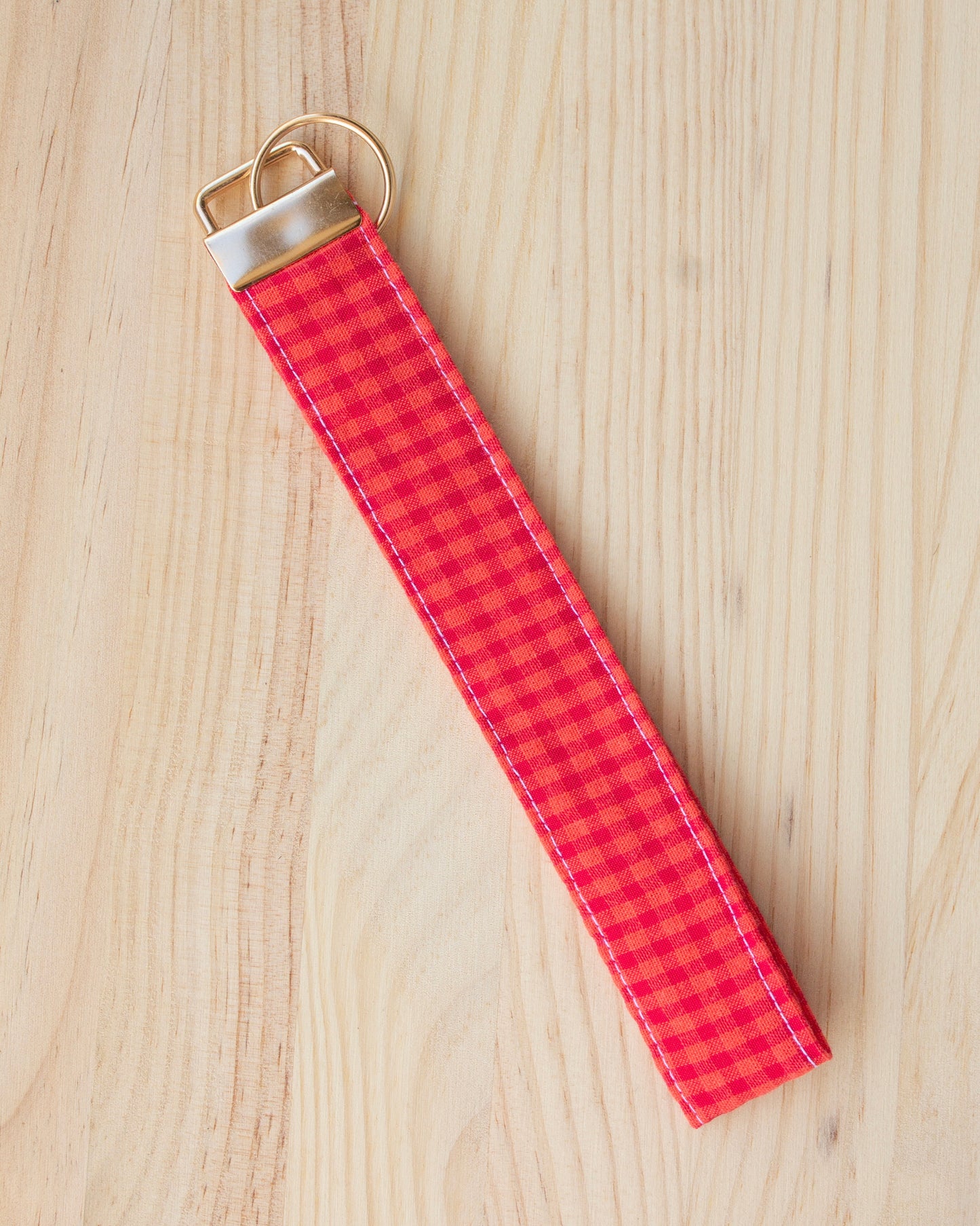 Llavero mini cuadros vichy azafrán y cereza