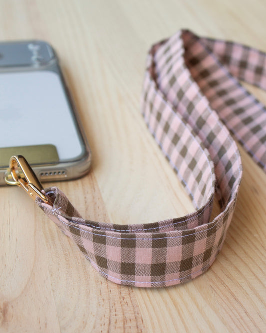 Cuelga móvil cuadros vichy rosa y marrón