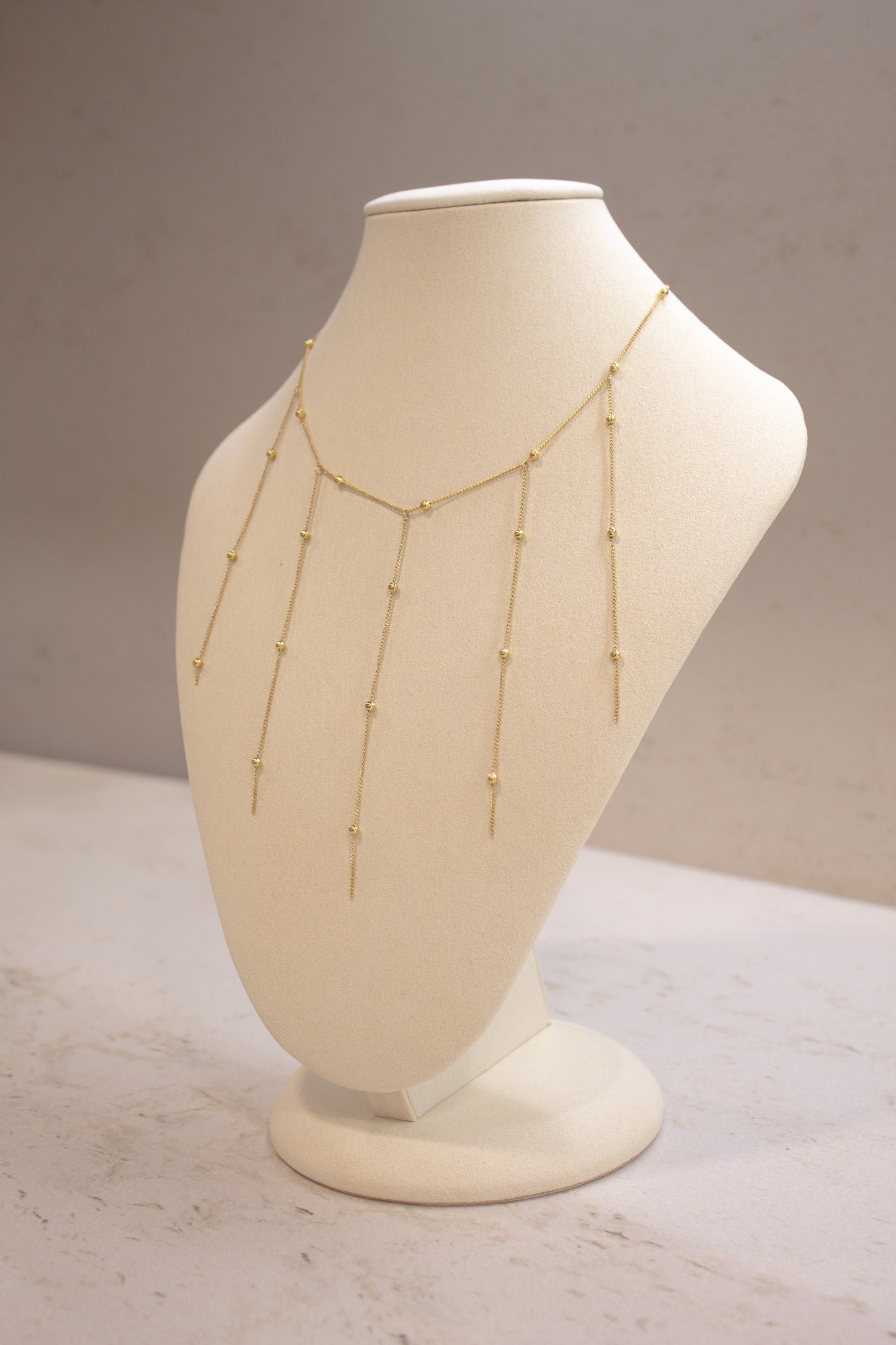 Collar cascada bolitas