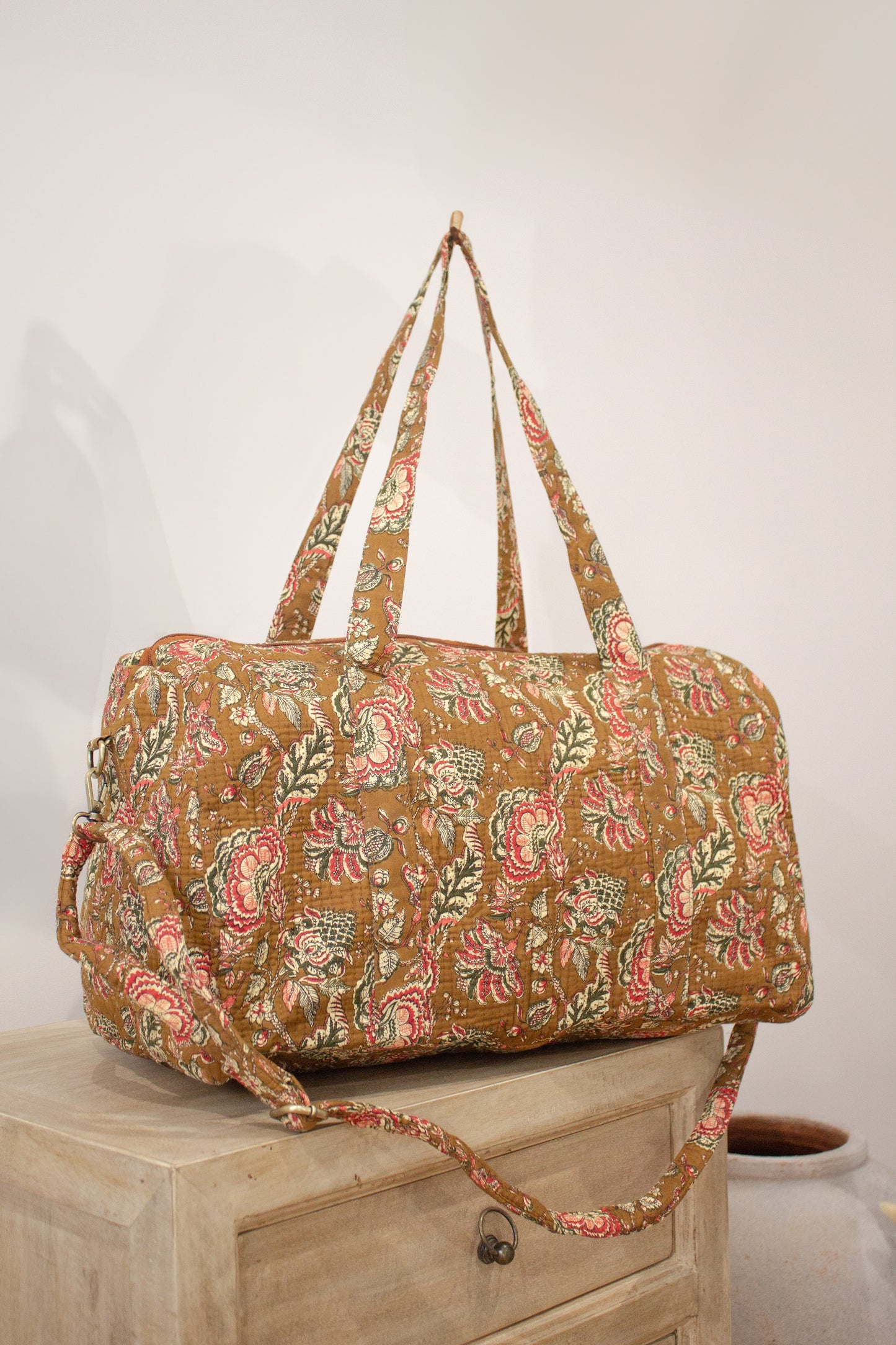 Bolsa de viaje flores camel