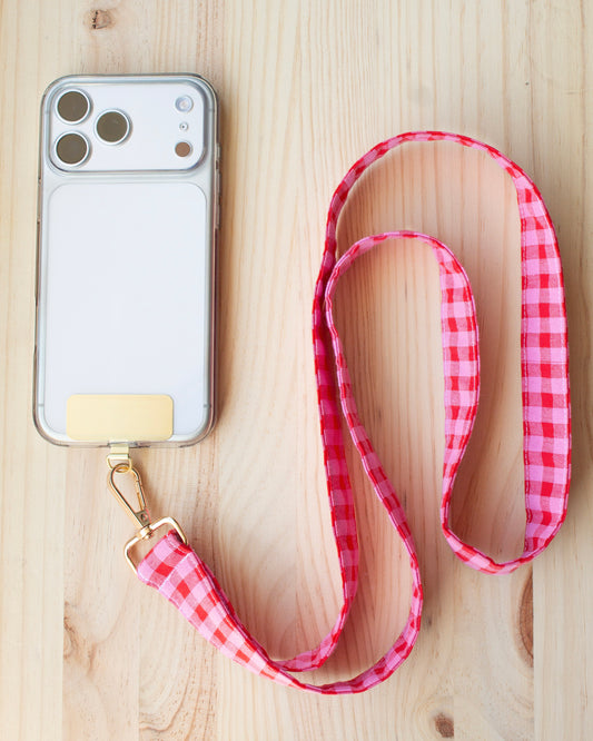 Cuelga móvil cuadros vichy fresa bicolor