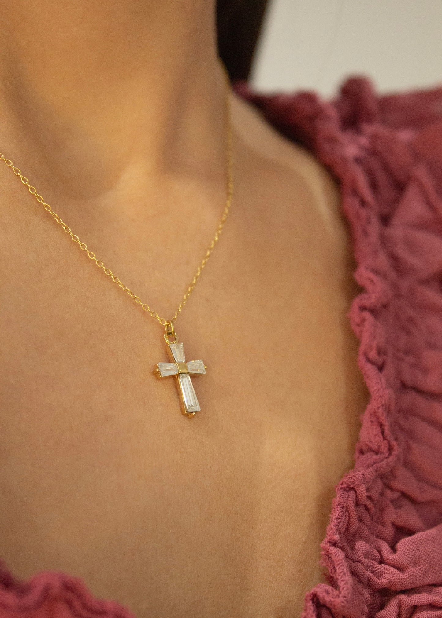 Collar cruz circonitas