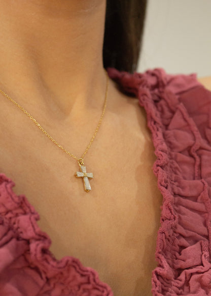 Collar cruz circonitas