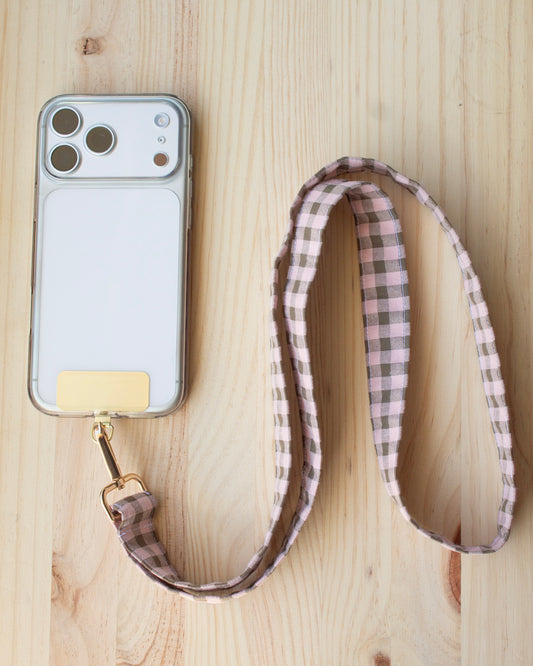 Cuelga móvil cuadros vichy rosa y marrón