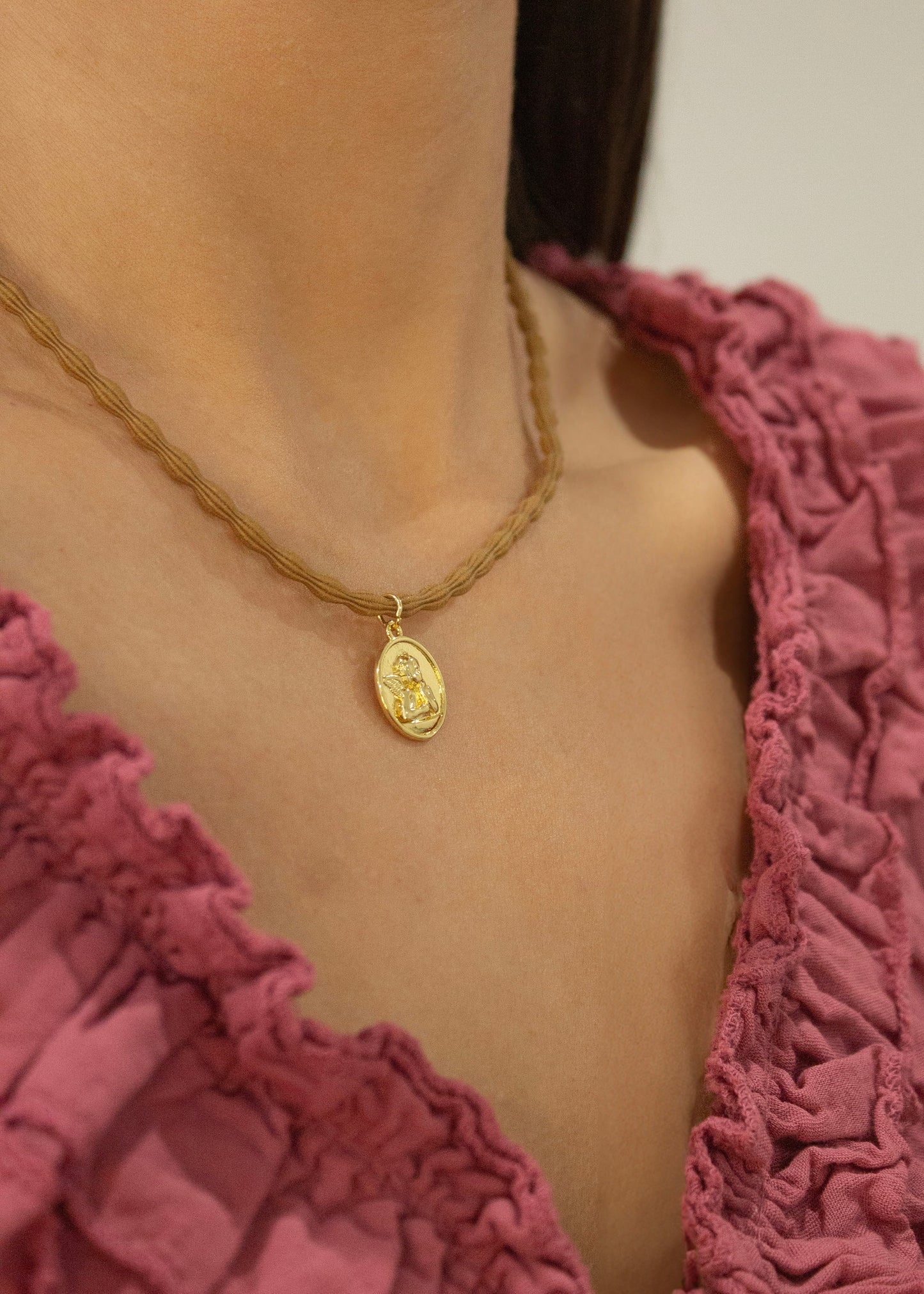 Collar ángel marrón